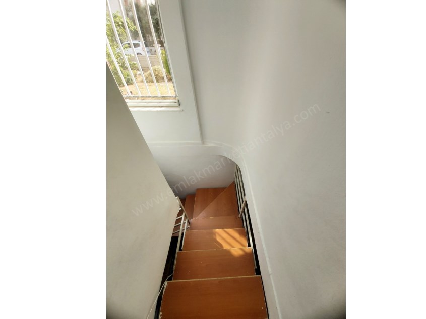 KIZILTOPRAK MAHALLESİ TRAMVAY YAKINI GENİŞ KULLANIŞLI 3+1 DAİRE