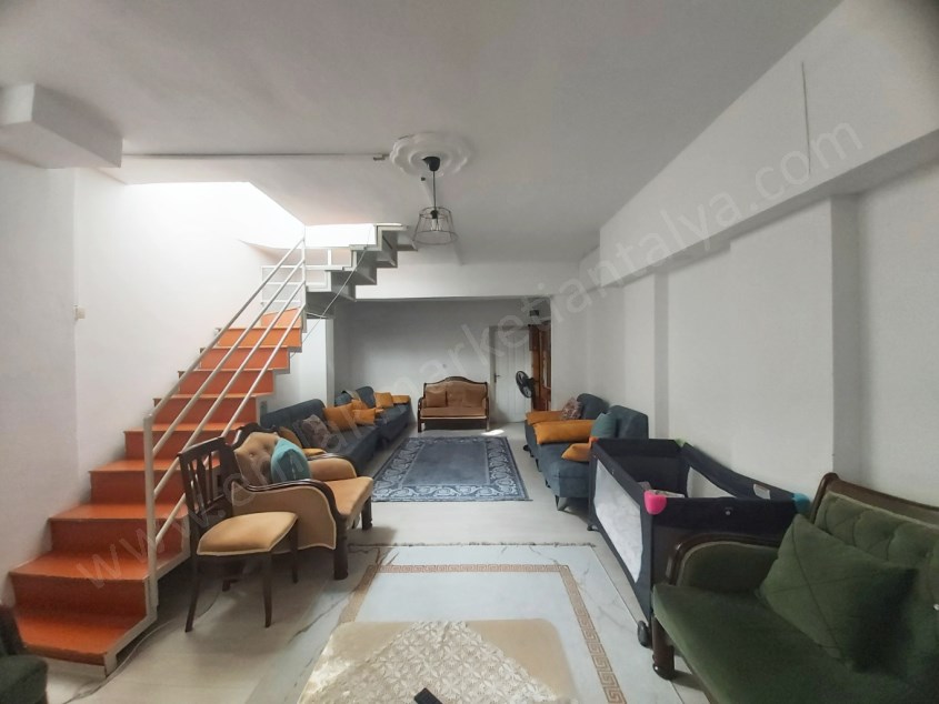KIZILTOPRAK MAHALLESİ TRAMVAY YAKINI GENİŞ KULLANIŞLI 3+1 DAİRE