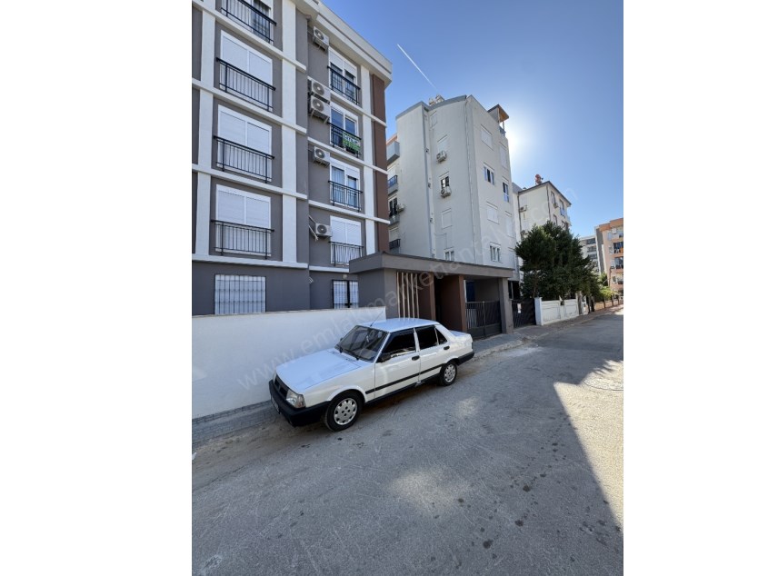 YENİGÜNDE MEVLANA CADDESİ YAKINI LÜKS 1+1 ARAKAT DAİRE