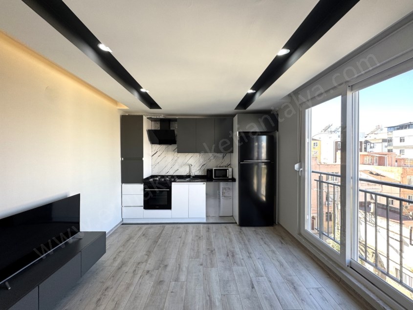 YENİGÜNDE MEVLANA CADDESİ YAKINI LÜKS 1+1 ARAKAT DAİRE