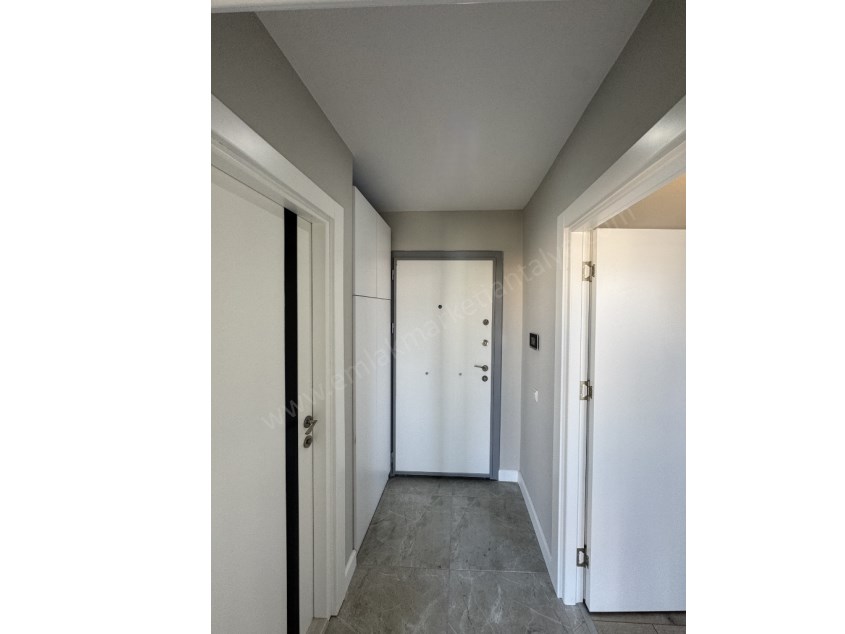 YENİGÜNDE MEVLANA CADDESİ YAKINI LÜKS 1+1 ARAKAT DAİRE