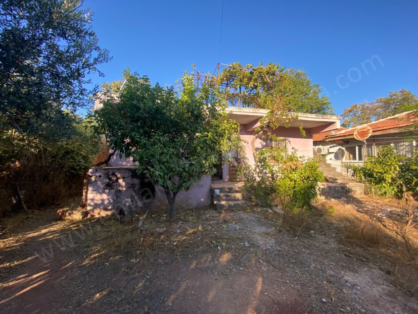 BARAJ MAHALLESİNDE 228 M² ARSA İÇERİSİNDE MÜSTAKİL EV