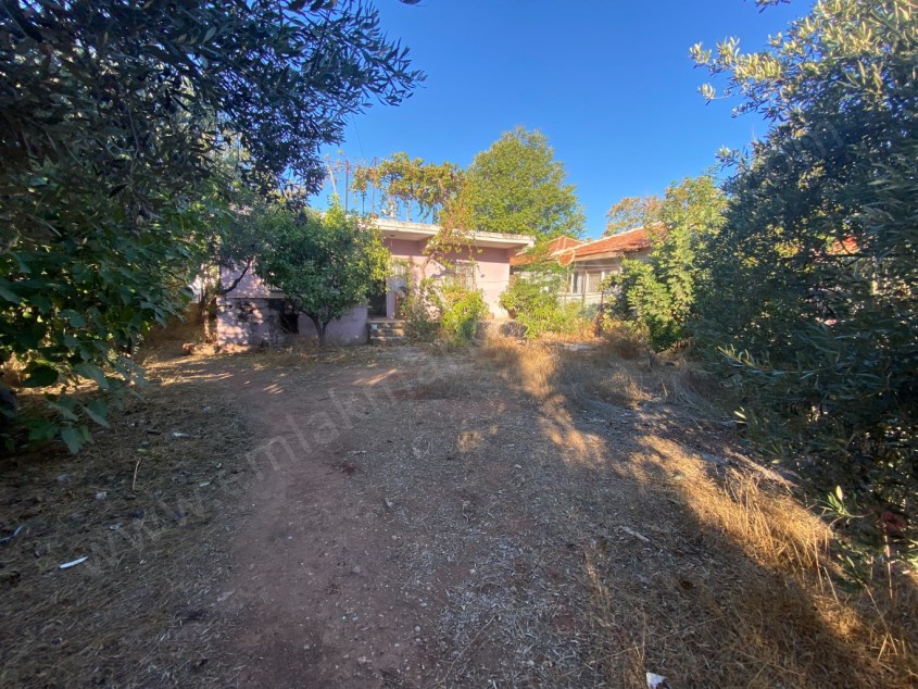 BARAJ MAHALLESİNDE 228 M² ARSA İÇERİSİNDE MÜSTAKİL EV