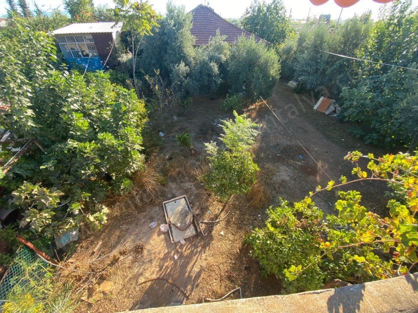 BARAJ MAHALLESİNDE 228 M² ARSA İÇERİSİNDE MÜSTAKİL EV