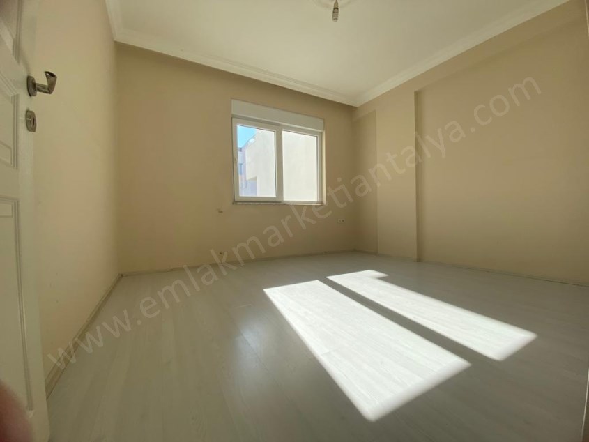 MEVLANA CADDESİ YAKINI 2+1 ARAKAT AYRI MUTFAKLI KİRALIK DAİRE