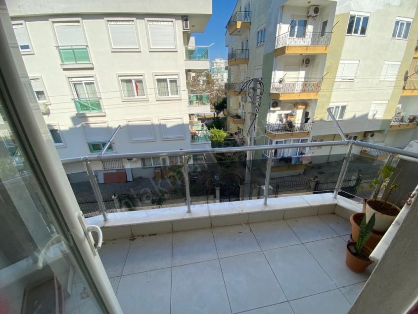 MEVLANA CADDESİ YAKINI 2+1 ARAKAT AYRI MUTFAKLI KİRALIK DAİRE