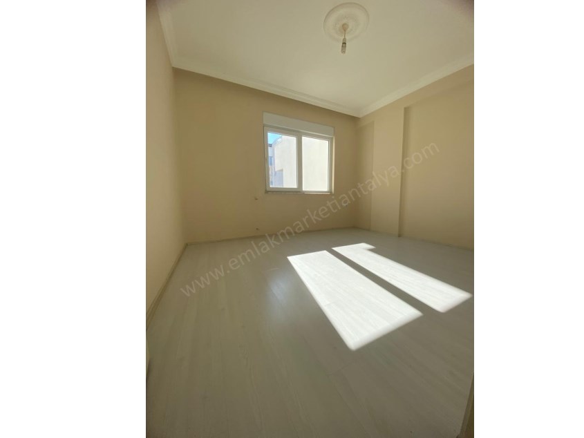 MEVLANA CADDESİ YAKINI 2+1 ARAKAT AYRI MUTFAKLI KİRALIK DAİRE