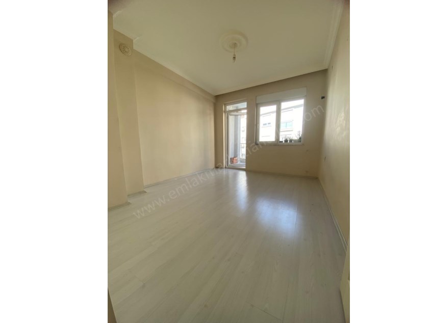 MEVLANA CADDESİ YAKINI 2+1 ARAKAT AYRI MUTFAKLI KİRALIK DAİRE