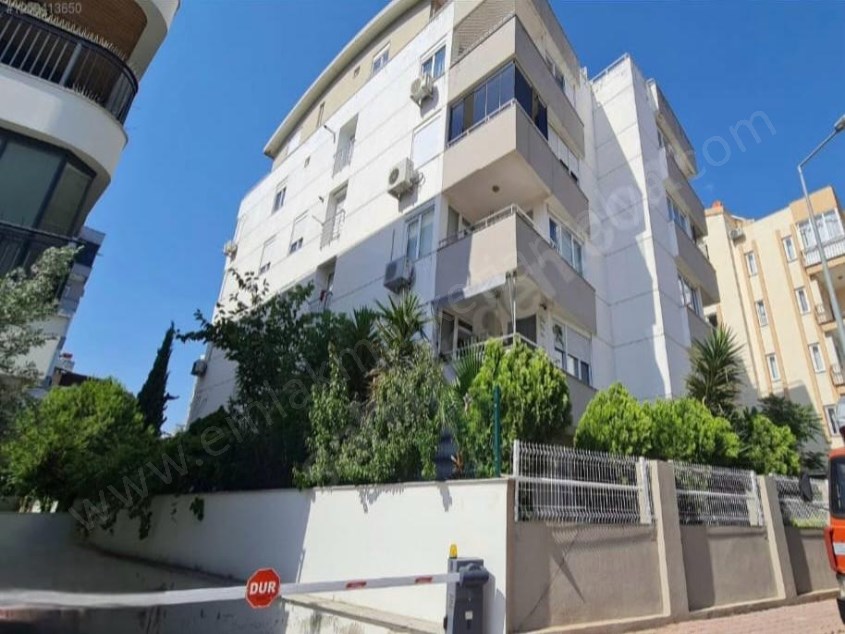 MEYDANKAVAĞINDA MASRAFSIZ GENİŞ 3+1 DAİRE 