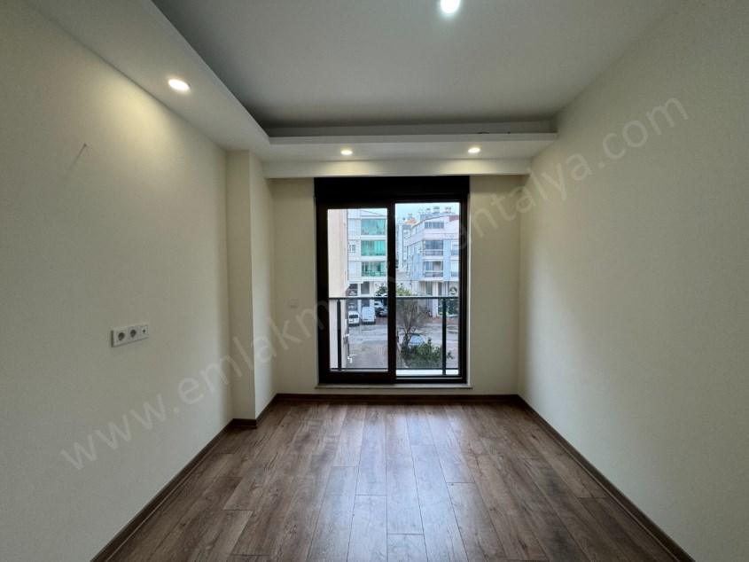 KIZILTOPRAK TRAMVAY YAKINI KATTA SIFIR 2+1 DAİRELER 