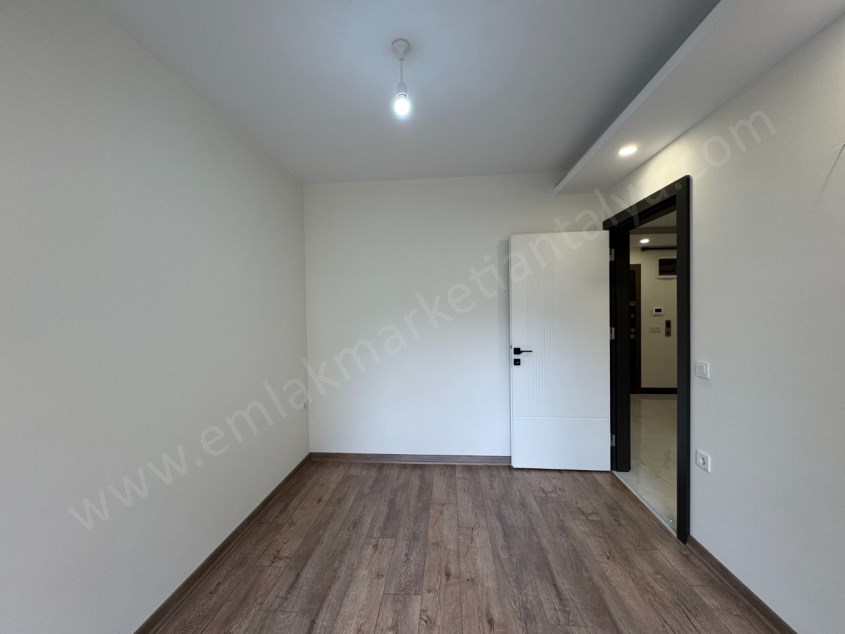 KIZILTOPRAK TRAMVAY YAKINI KATTA SIFIR 2+1 DAİRELER 