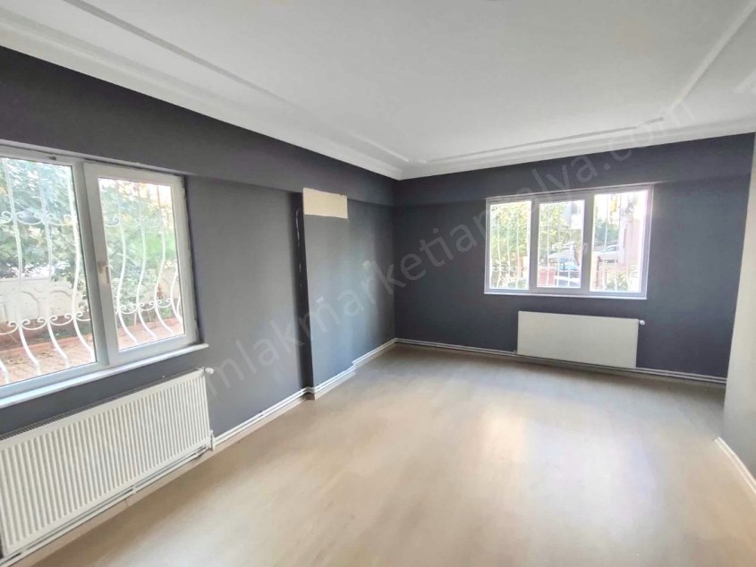 KIZILARIKTA 2+1 GENİŞLİĞİNDE KOMBİLİ 1+1 SATILIK DAİRE 