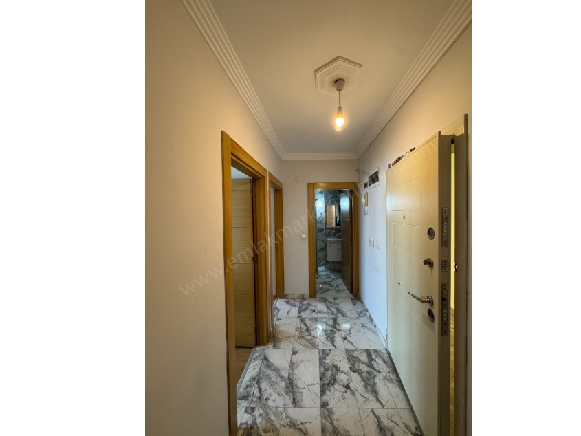 KIZILTOPRAKTA SİTE İÇİ KATTA FIRSAT 2+1 DAİRE 