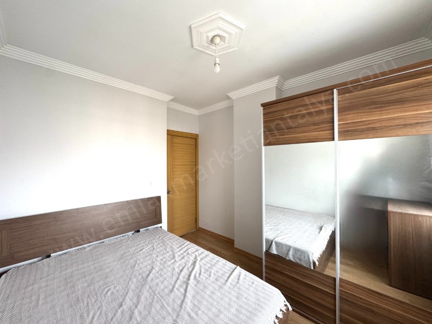 KIZILTOPRAKTA SİTE İÇİ KATTA FIRSAT 2+1 DAİRE 