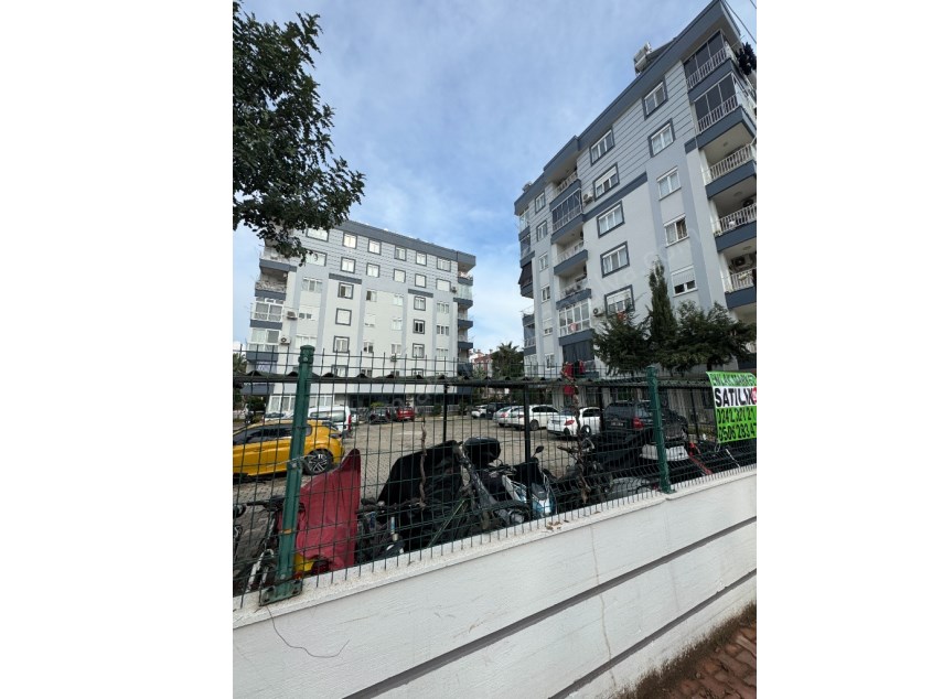 KIZILTOPRAKTA SİTE İÇİ KATTA FIRSAT 2+1 DAİRE 