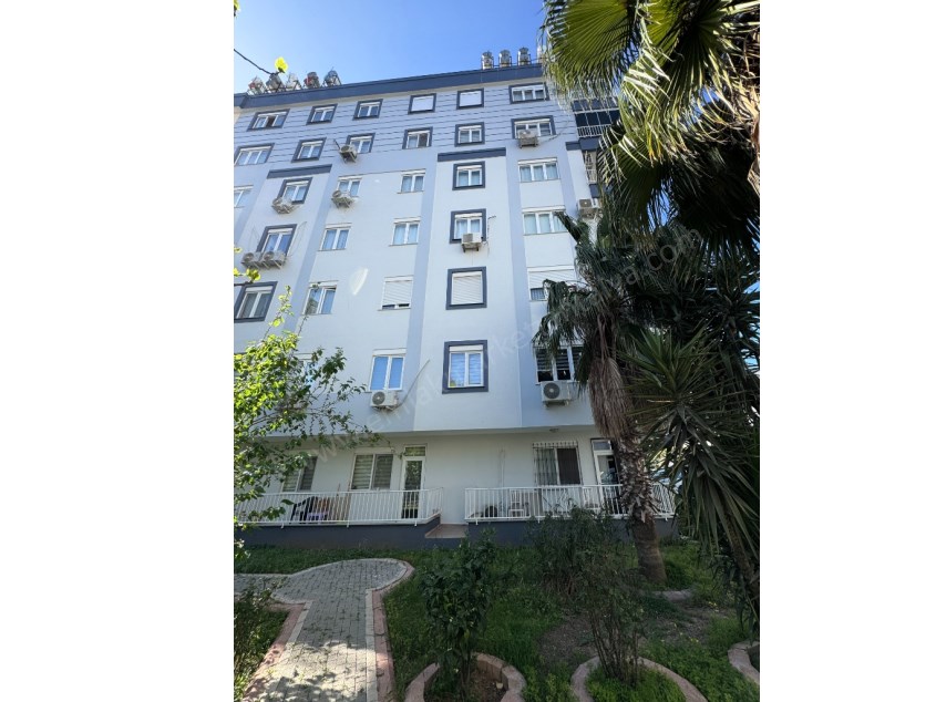 KIZILTOPRAKTA SİTE İÇİ KATTA FIRSAT 2+1 DAİRE 