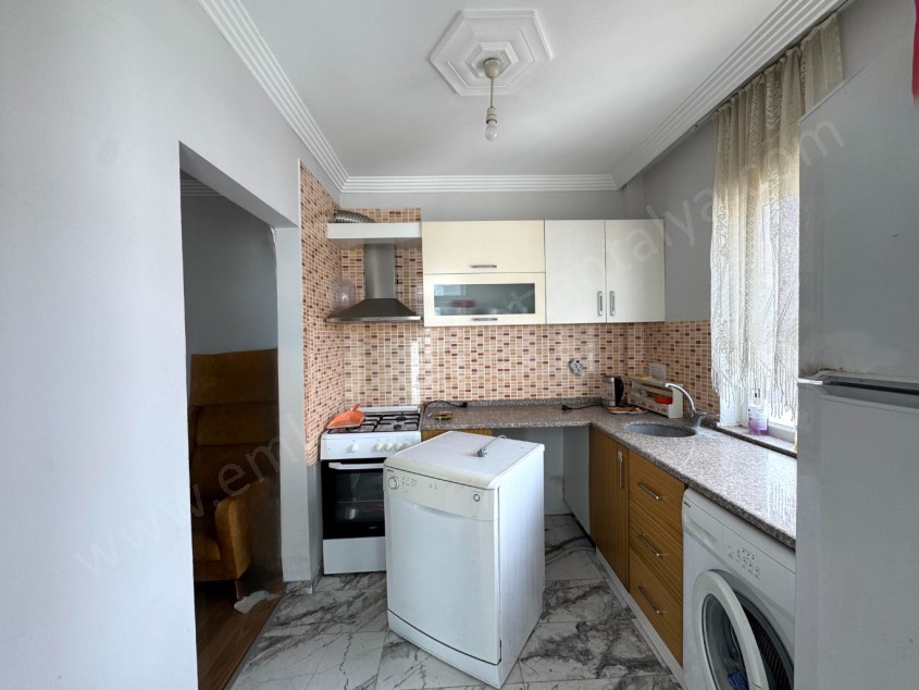 KIZILTOPRAKTA SİTE İÇİ KATTA FIRSAT 2+1 DAİRE 