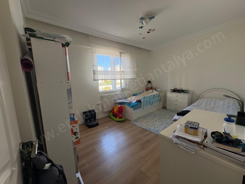 ÇAĞLAYAN 3+1 İÇİ YENİ D.GAZ AYRI MUTFAK SAHİL YÜRÜYÜŞ YOLU 5 DK