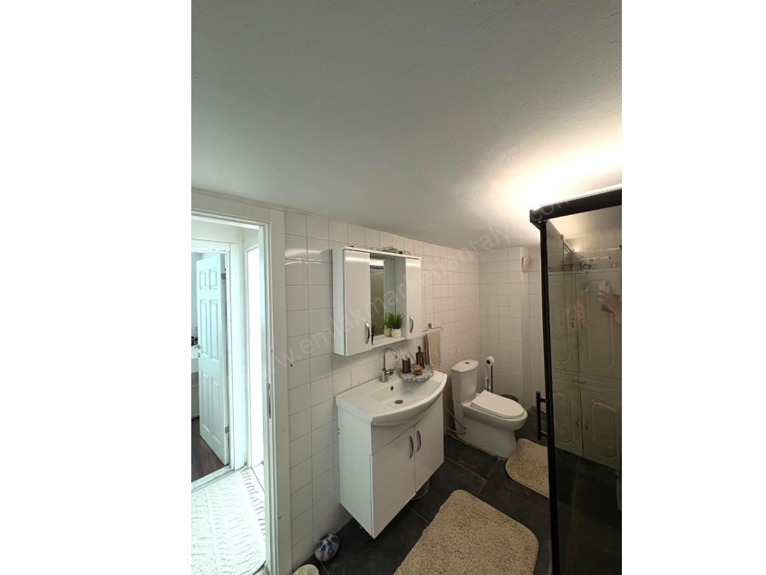 ŞEHRİN KALBİNDE 3+1 GENİŞLİĞİNDE İÇİ FULL YAPILI KATTA 2+1 DAİRE 