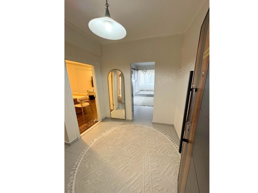 ŞEHRİN KALBİNDE 3+1 GENİŞLİĞİNDE İÇİ FULL YAPILI KATTA 2+1 DAİRE 