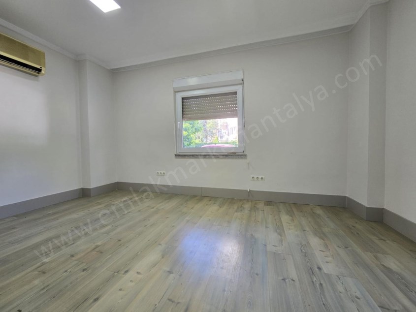 FENER DE LAURA AVM MEDİCAL HOSPİTAL YAKINI GENİŞ MASRAFSIZ 2+1