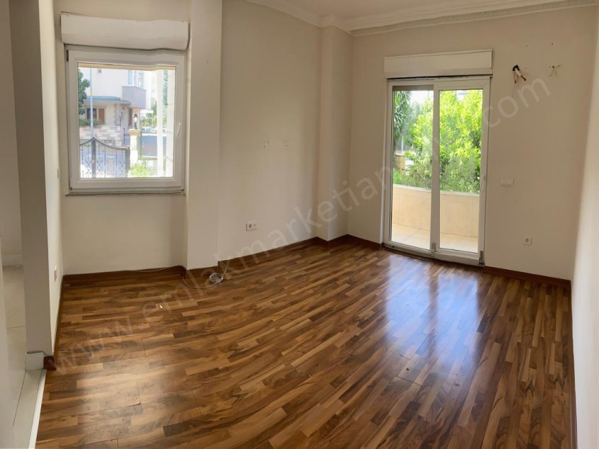 FENER DE LAURA AVM MEDİCAL HOSPİTAL YAKINI GENİŞ MASRAFSIZ 2+1