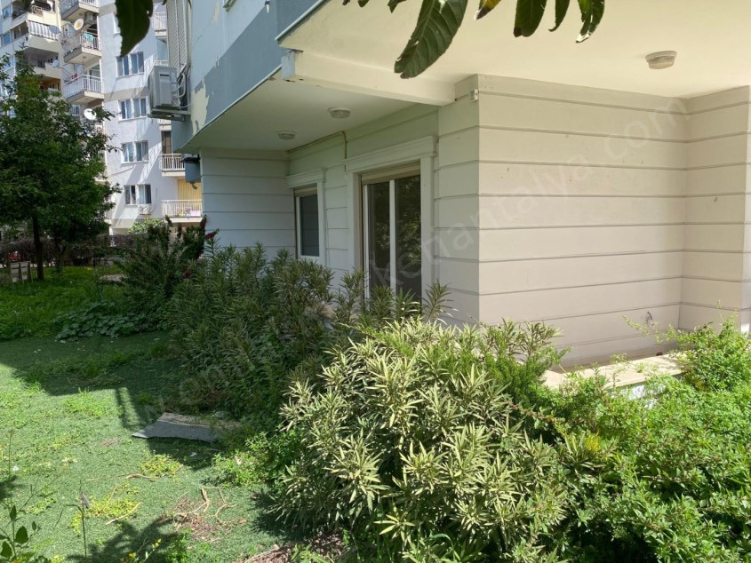 FENER DE LAURA AVM MEDİCAL HOSPİTAL YAKINI GENİŞ MASRAFSIZ 2+1