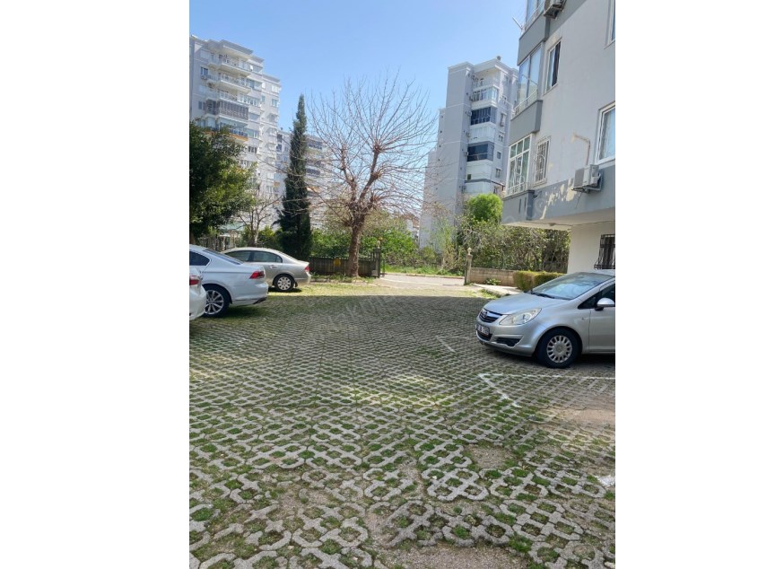 FENER DE LAURA AVM MEDİCAL HOSPİTAL YAKINI GENİŞ MASRAFSIZ 2+1