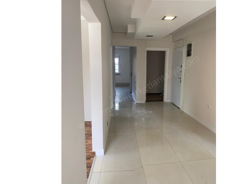 FENER DE LAURA AVM MEDİCAL HOSPİTAL YAKINI GENİŞ MASRAFSIZ 2+1