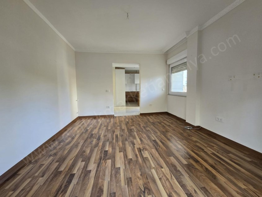 FENER DE LAURA AVM MEDİCAL HOSPİTAL YAKINI GENİŞ MASRAFSIZ 2+1