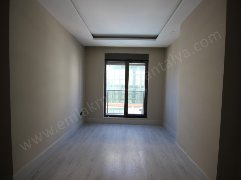 KONYAALTI KONAKLAR BÖLGESİNDE ULTRA LÜKS SİTEDE 7+1