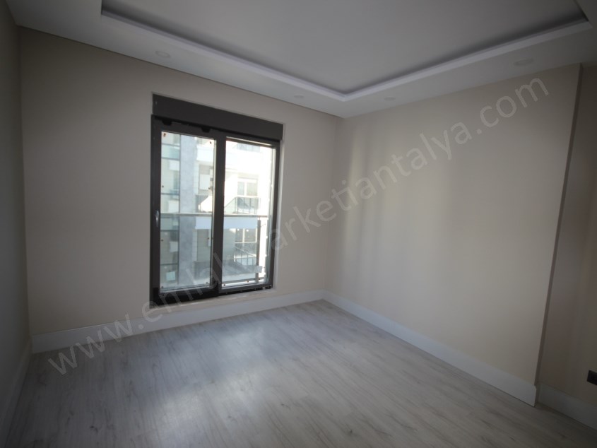 KONYAALTI KONAKLAR BÖLGESİNDE ULTRA LÜKS SİTEDE 7+1