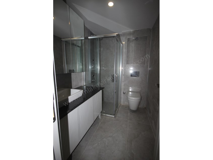 KONYAALTI KONAKLAR BÖLGESİNDE ULTRA LÜKS SİTEDE 7+1