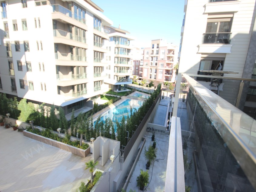 KONYAALTI KONAKLAR BÖLGESİNDE ULTRA LÜKS SİTEDE 7+1