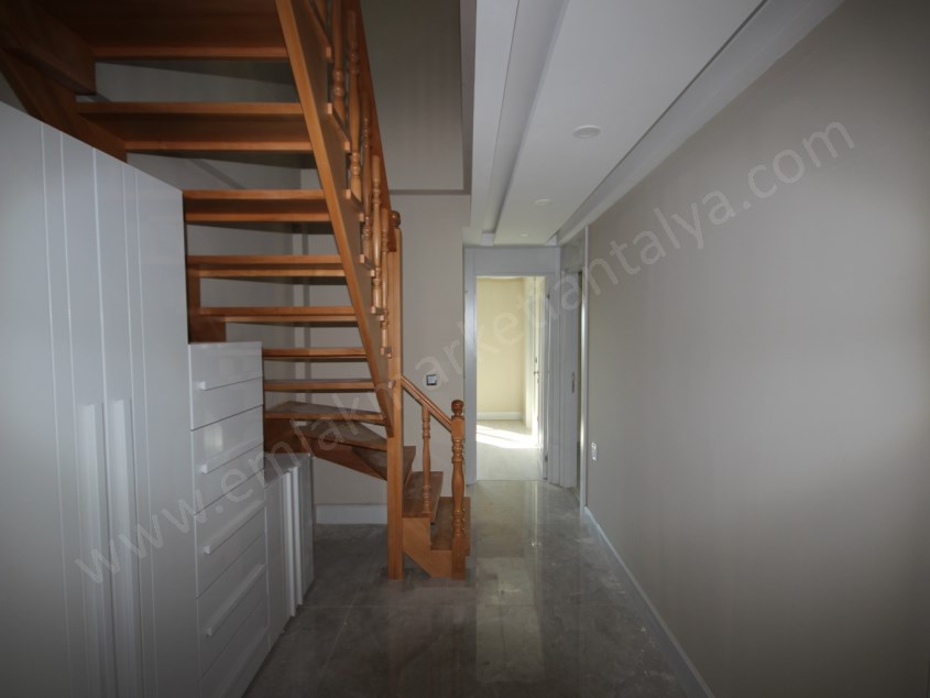 KONYAALTI KONAKLAR BÖLGESİNDE ULTRA LÜKS SİTEDE 7+1