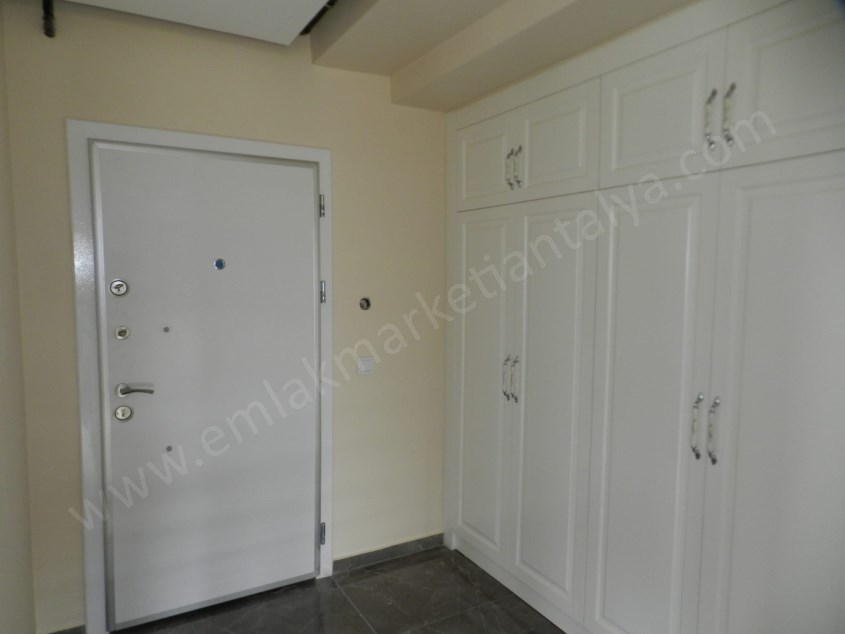 KONYAALTI GÜRSUDA SAHİLE ÇOK YAKIN 4+1