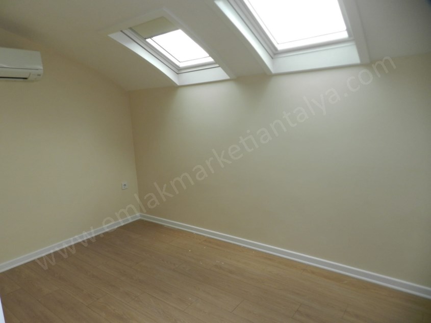 KONYAALTI GÜRSUDA SAHİLE ÇOK YAKIN 4+1