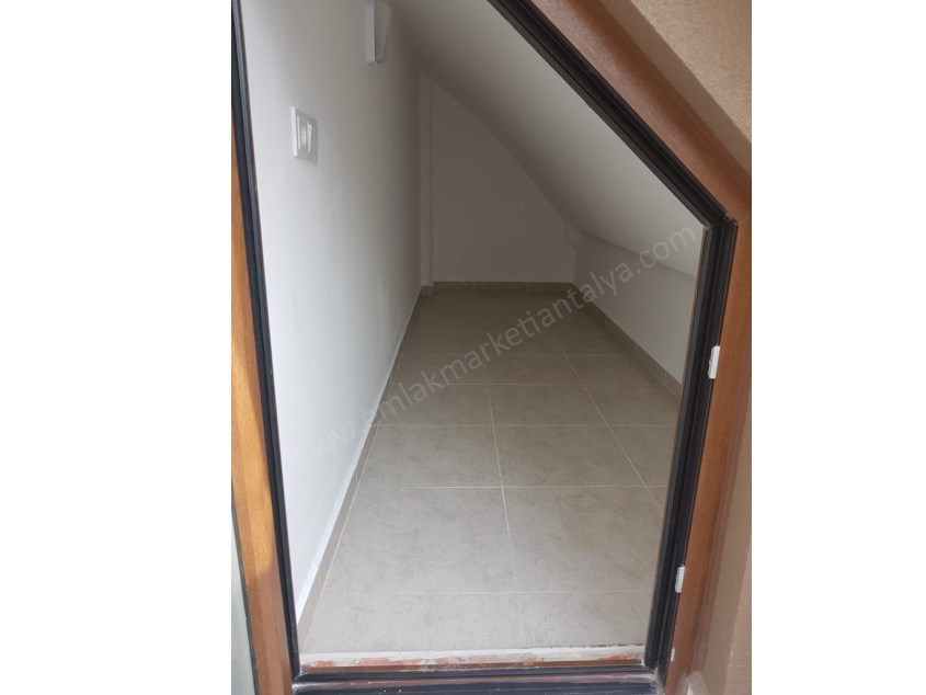 KONYAALTI GÜRSUDA SAHİLE ÇOK YAKIN 4+1