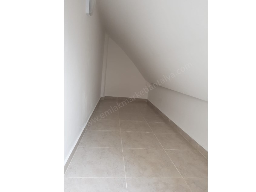 KONYAALTI GÜRSUDA SAHİLE ÇOK YAKIN 4+1