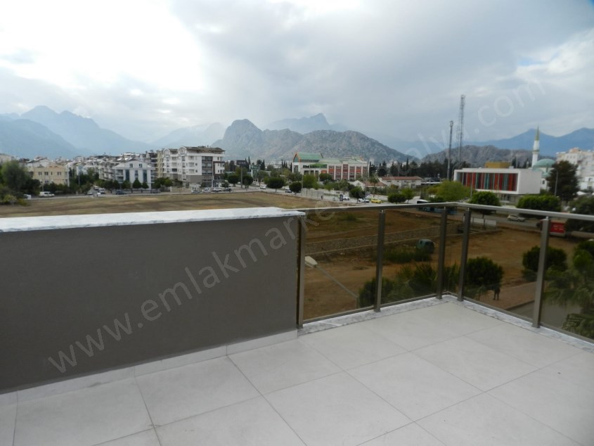 KONYAALTI GÜRSUDA SAHİLE ÇOK YAKIN 4+1