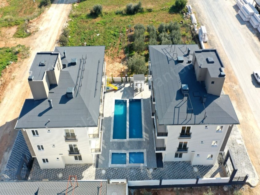 SİTE İÇİ TRAMVAYA 250 M. MESAFEDE 2+1 AYRI MUTFAK HAVUZLU DAİRE 