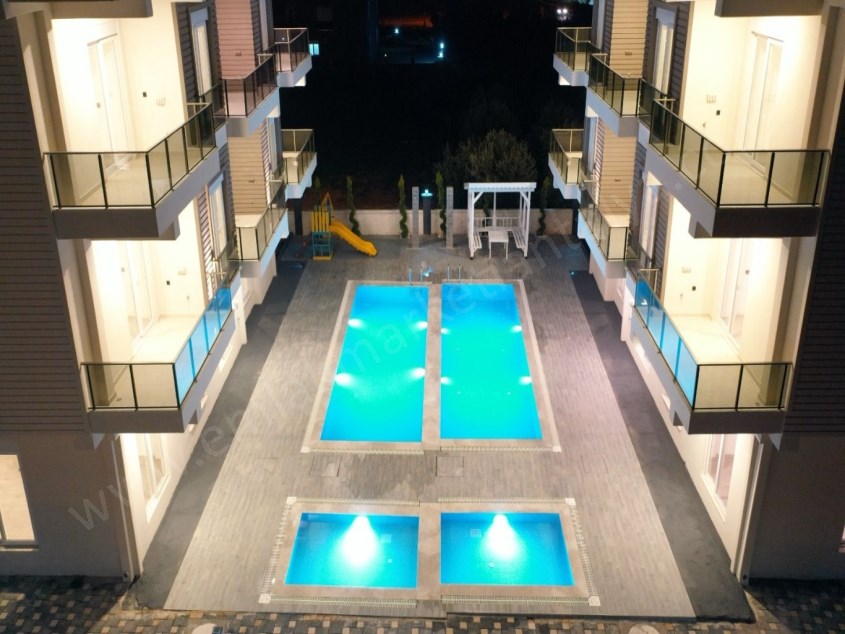 SİTE İÇİ TRAMVAYA 250 M. MESAFEDE 2+1 AYRI MUTFAK HAVUZLU DAİRE 