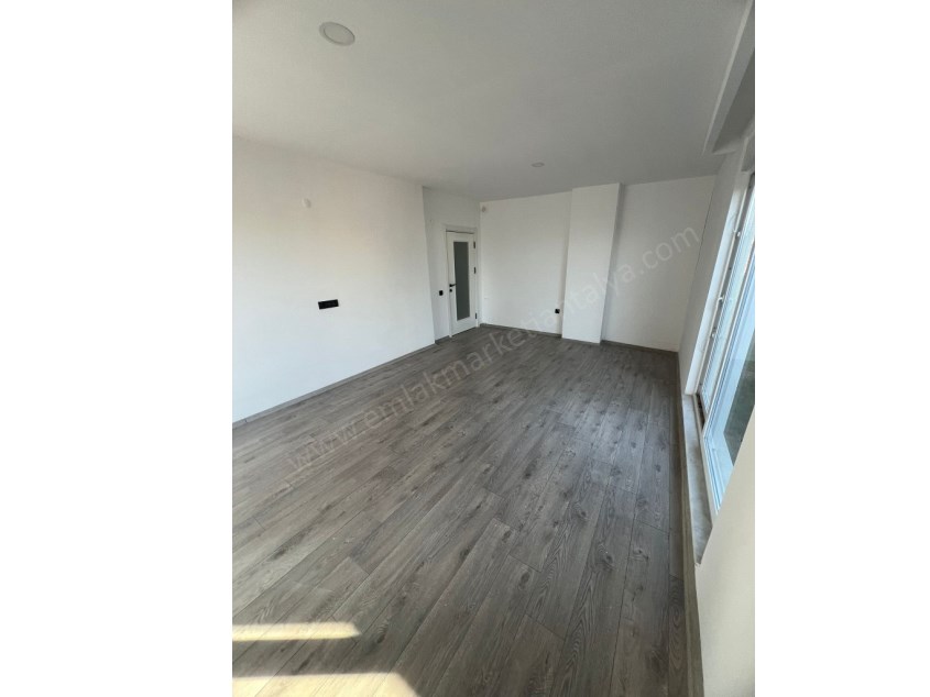 SİTE İÇİ TRAMVAYA 250 M. MESAFEDE 2+1 AYRI MUTFAK HAVUZLU DAİRE 