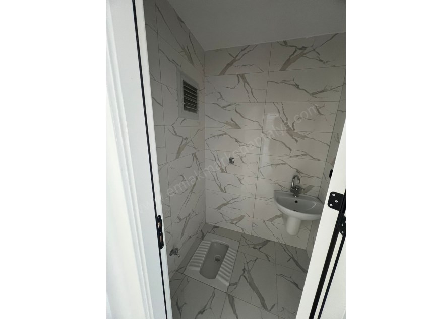 SİTE İÇİ TRAMVAYA 250 M. MESAFEDE 2+1 AYRI MUTFAK HAVUZLU DAİRE 