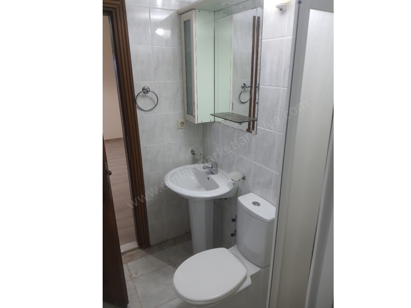 ŞİRİNYALIDA ARAKAT , KOMBİLİ KATTA 3+1