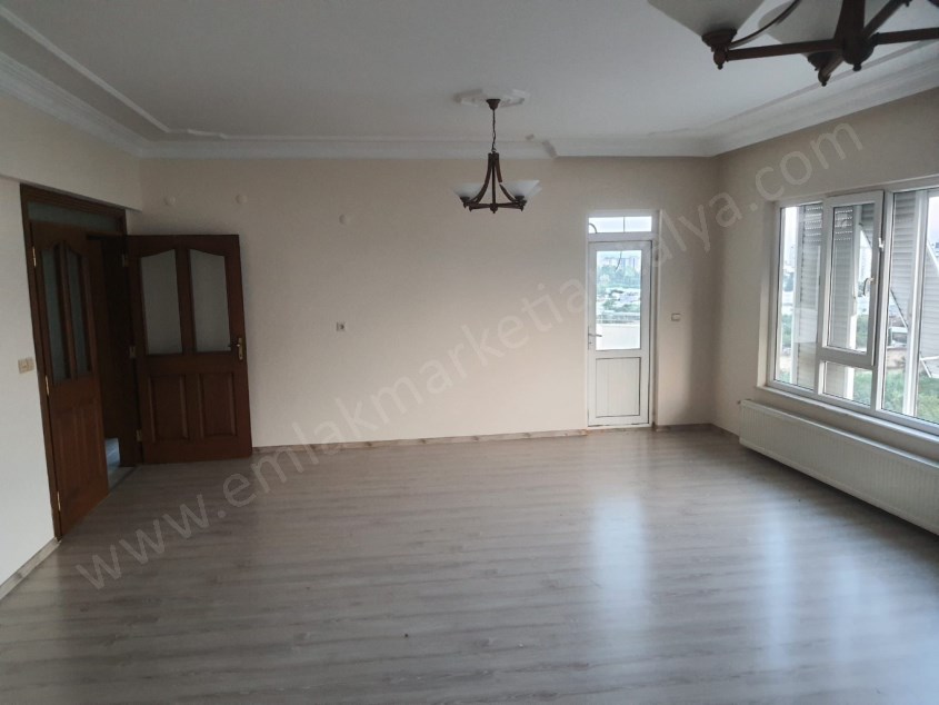 ŞİRİNYALIDA ARAKAT , KOMBİLİ KATTA 3+1