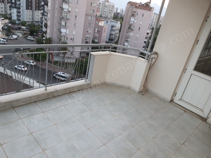 ŞİRİNYALIDA ARAKAT , KOMBİLİ KATTA 3+1