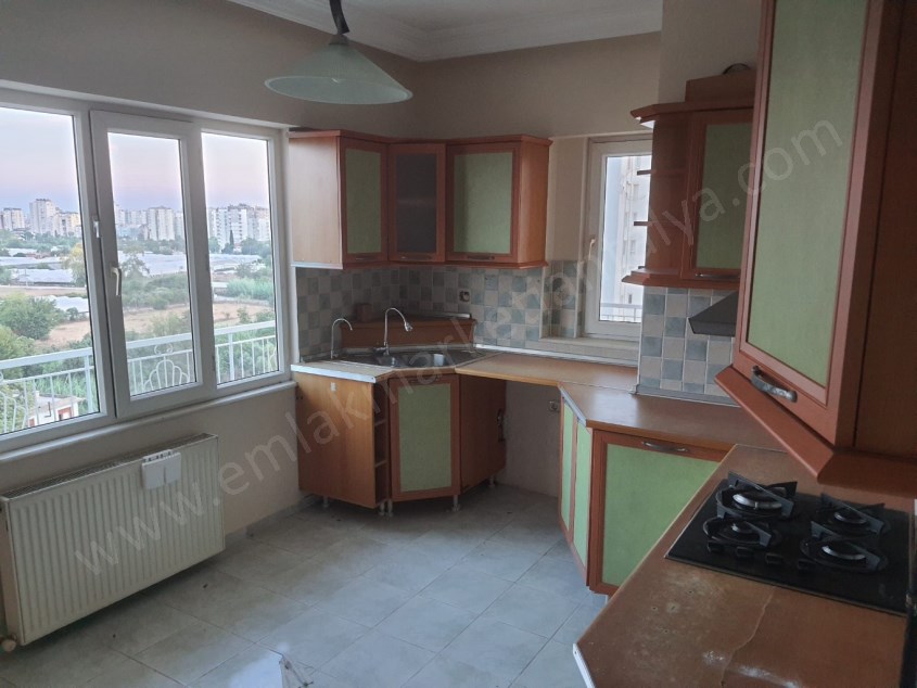 ŞİRİNYALIDA ARAKAT , KOMBİLİ KATTA 3+1