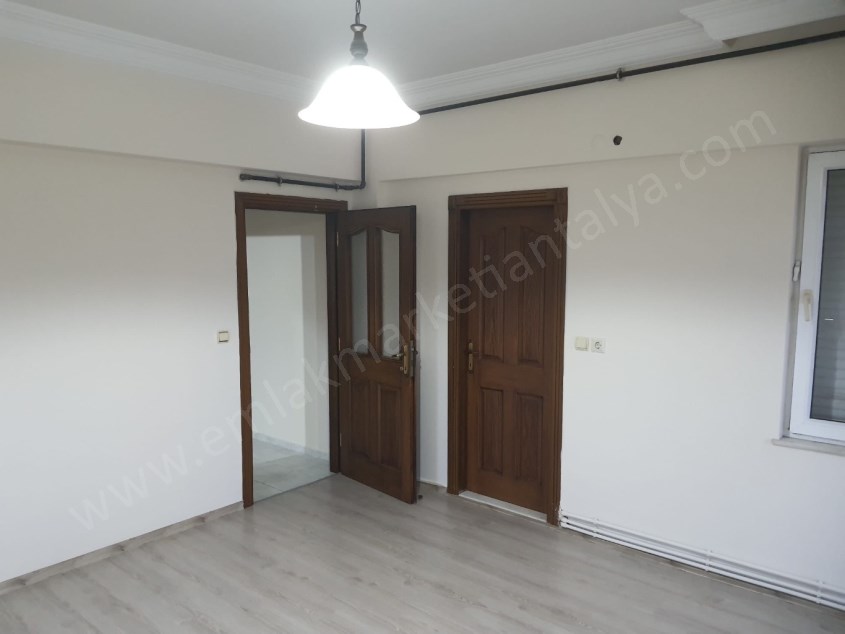 ŞİRİNYALIDA ARAKAT , KOMBİLİ KATTA 3+1