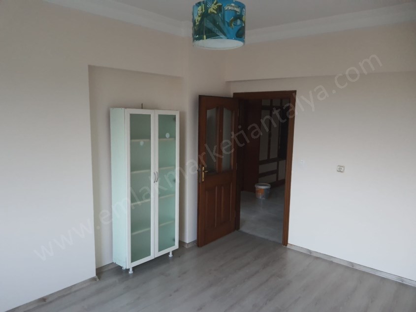 ŞİRİNYALIDA ARAKAT , KOMBİLİ KATTA 3+1